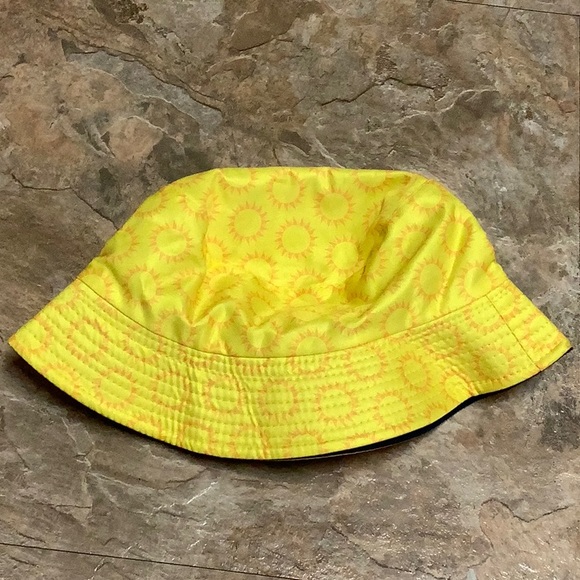 🔴 Twisted tea Sweet Tea Whiskey reversible bucket hat - Picture 2 of 6